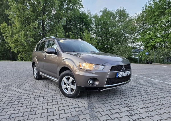 Mitsubishi Outlander cena 27500 przebieg: 273882, rok produkcji 2010 z Poręba małe 106